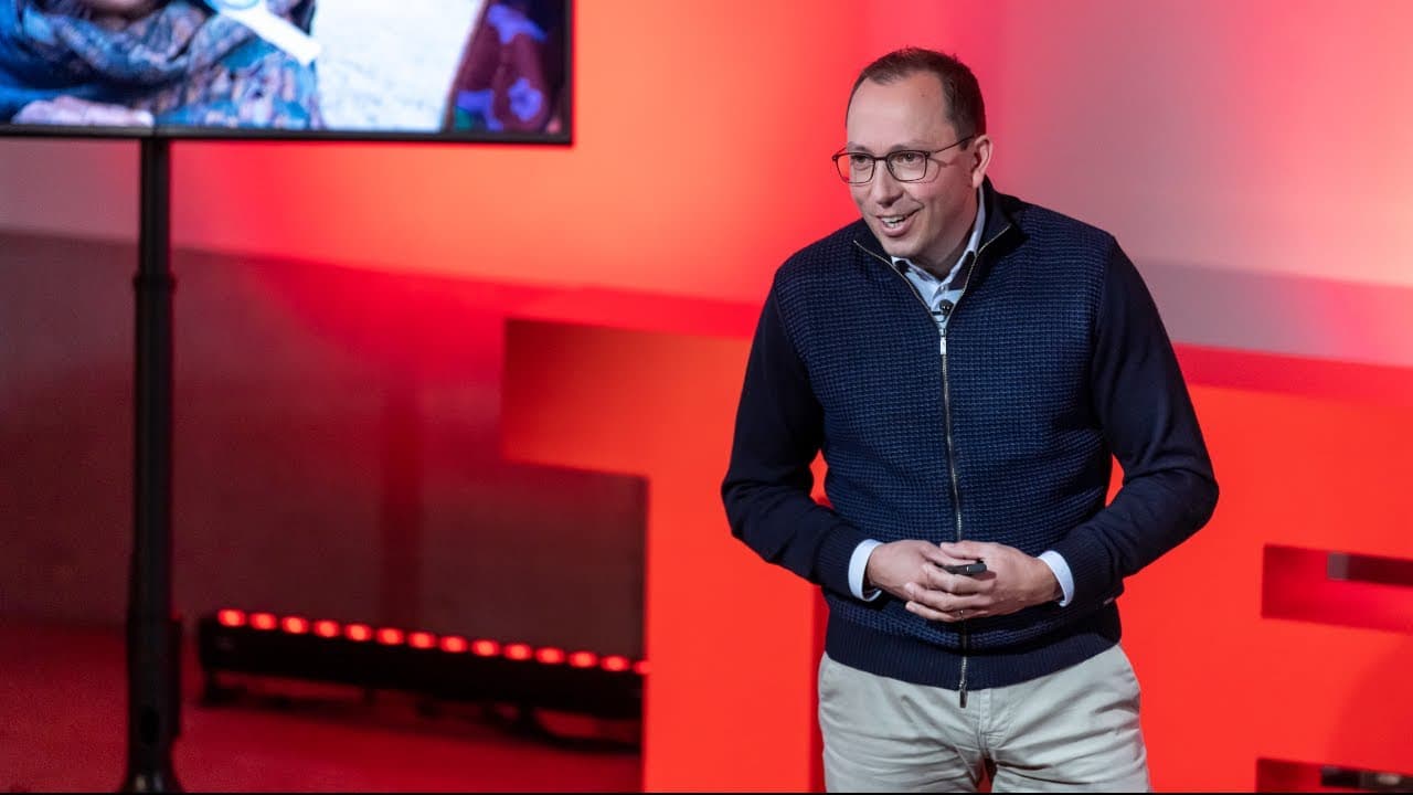 Preventing blindness - bringing light to the world | Thomas Bosshard | TEDxHWZ
